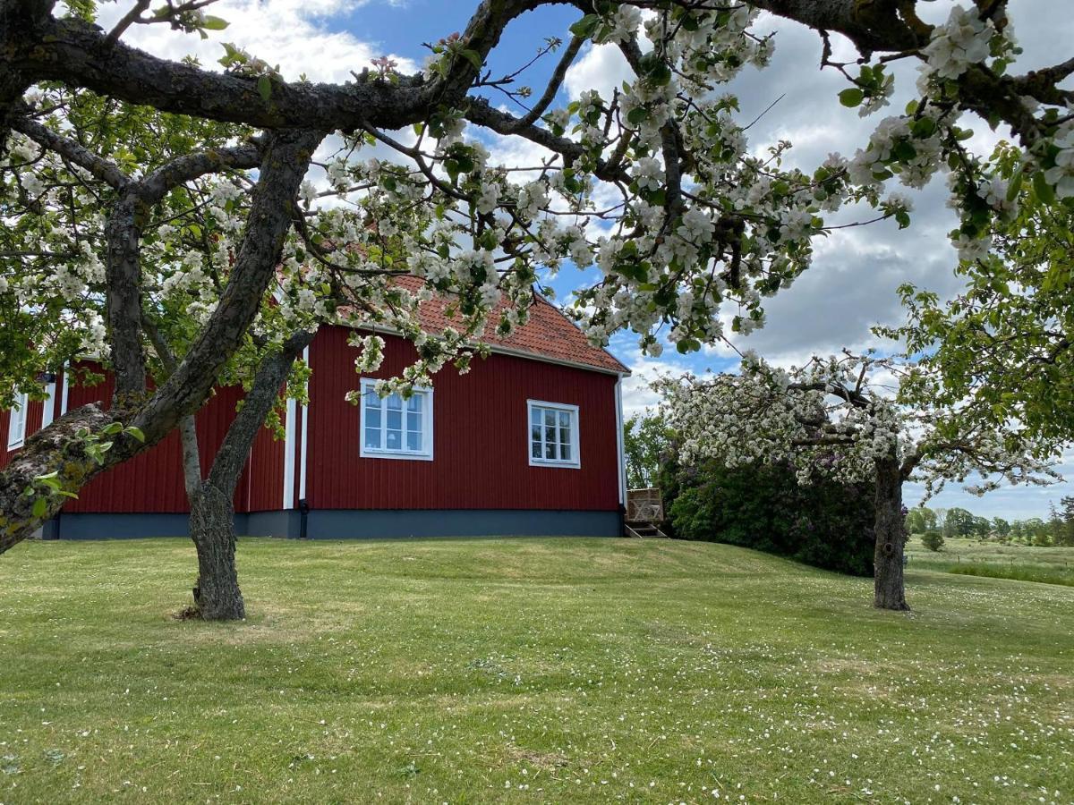 Stubbet - Charming - Newly Remade Villa Vadstena Extérieur photo
